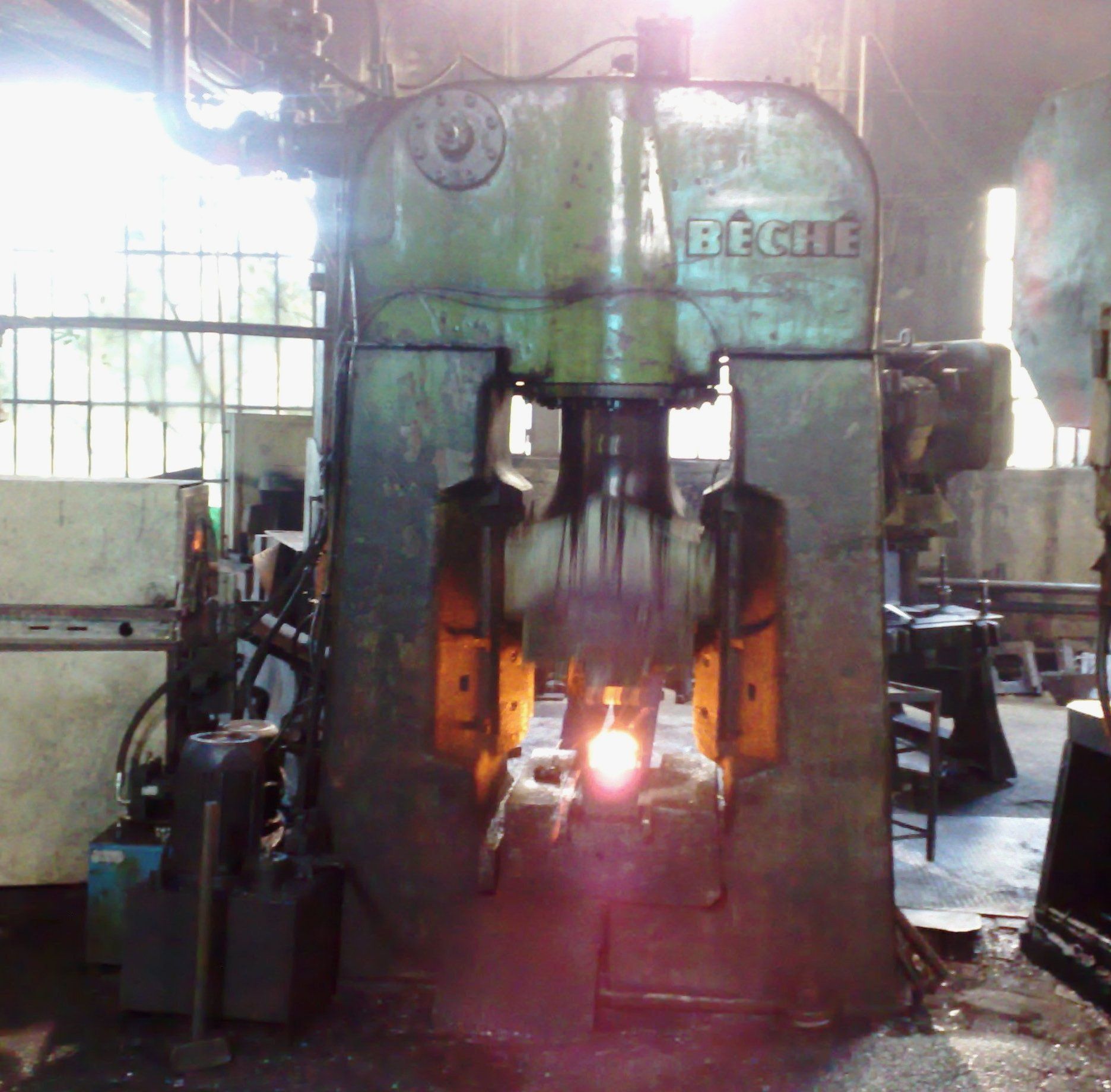 Maglio per stampaggio a caldo gialla