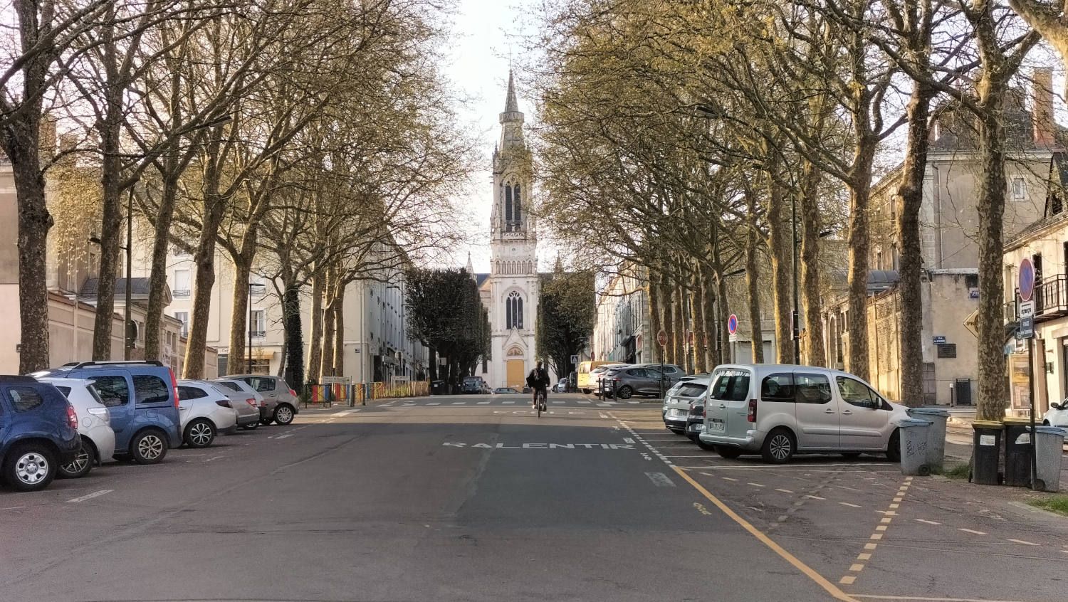 Appartement ancien T3 au coeur de Sainte-Anne proche musée Jules Verne - refait à neuf, au pied des commerces