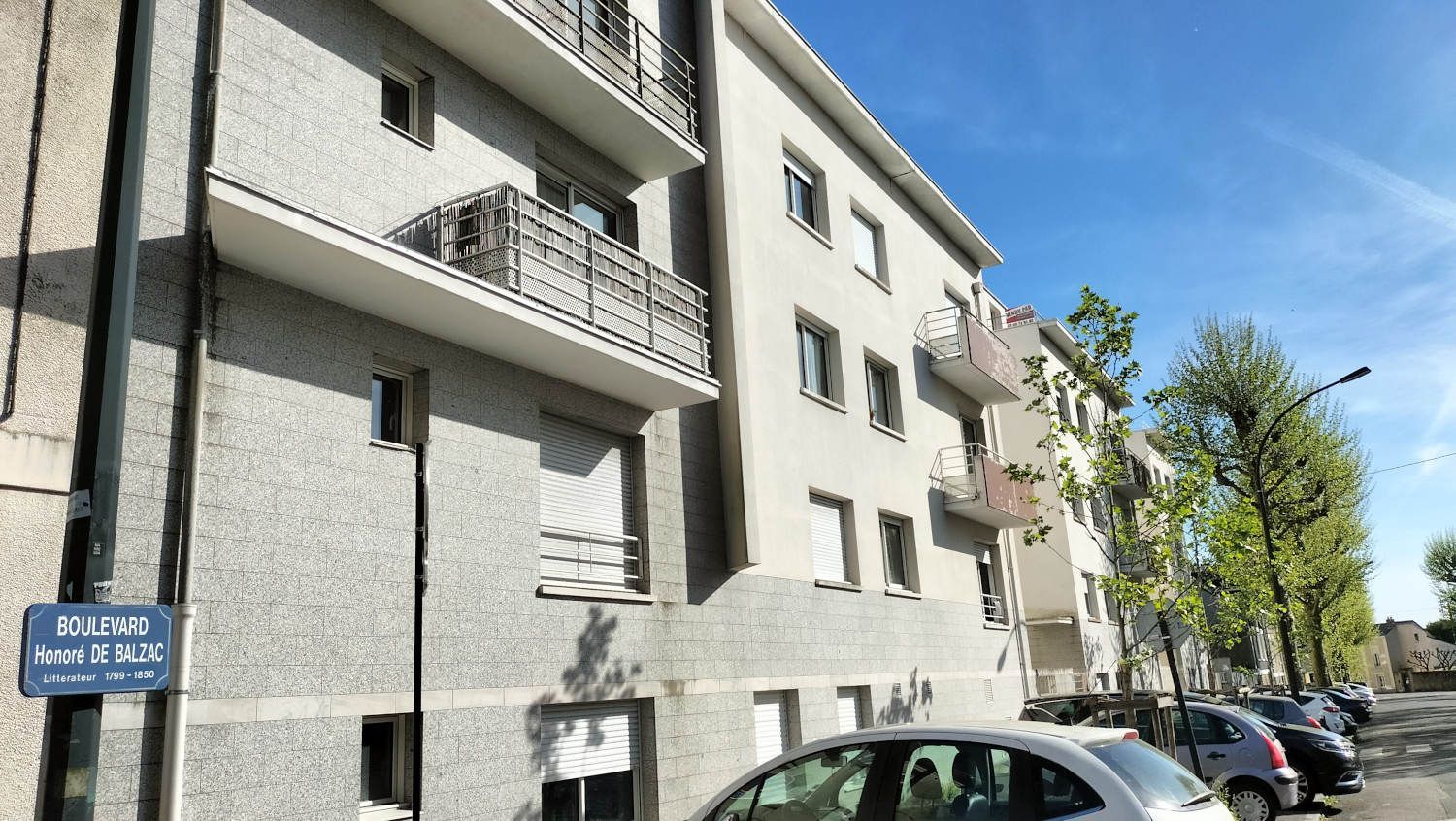 Appartement duplex dans immeuble récent avec terrasse - tous les commerces à pied
