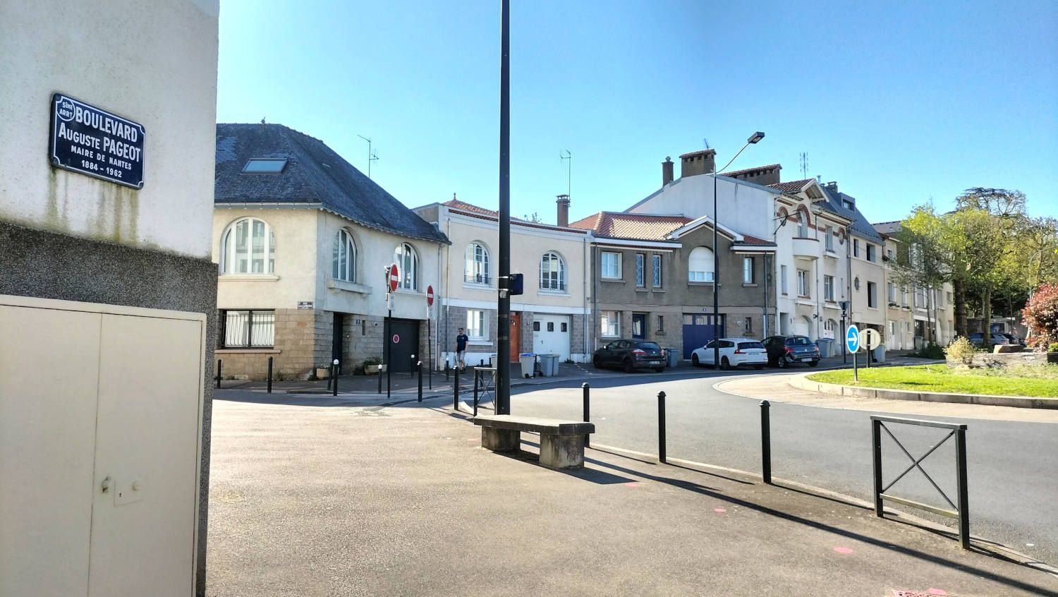 Maison de caractère Boulevard Auguste Pageot rénovée avec goût garage et jardin