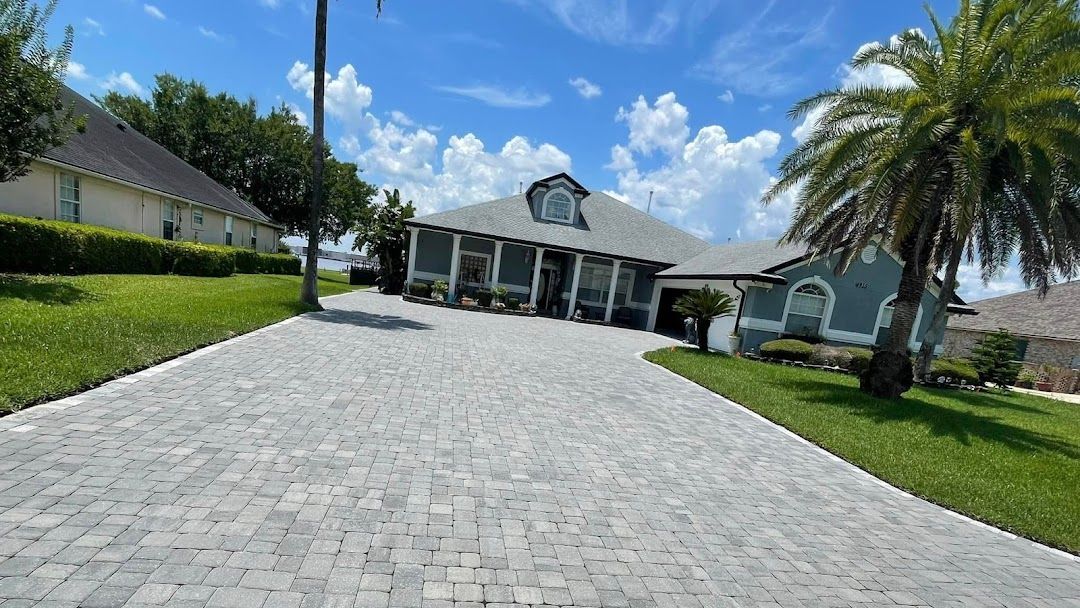 Pressure Washing Garden Path — Jacksonville, FL — Express Soft and Pressure Wash