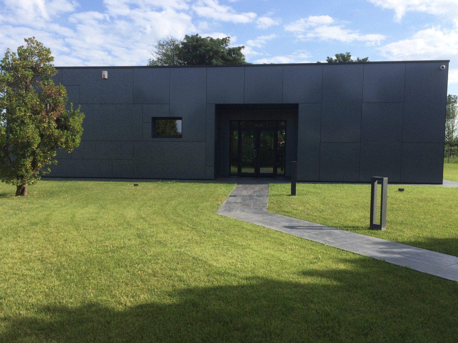 dentista durante un trattamento