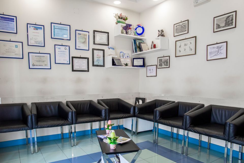 Sala d'aspetto  presso lo studio dentistico a Cava de Tirreni