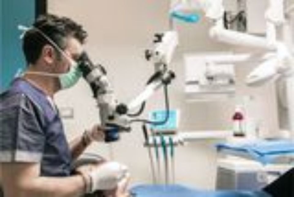 Macchinari presso lo studio dentistico a Cava de Tirreni