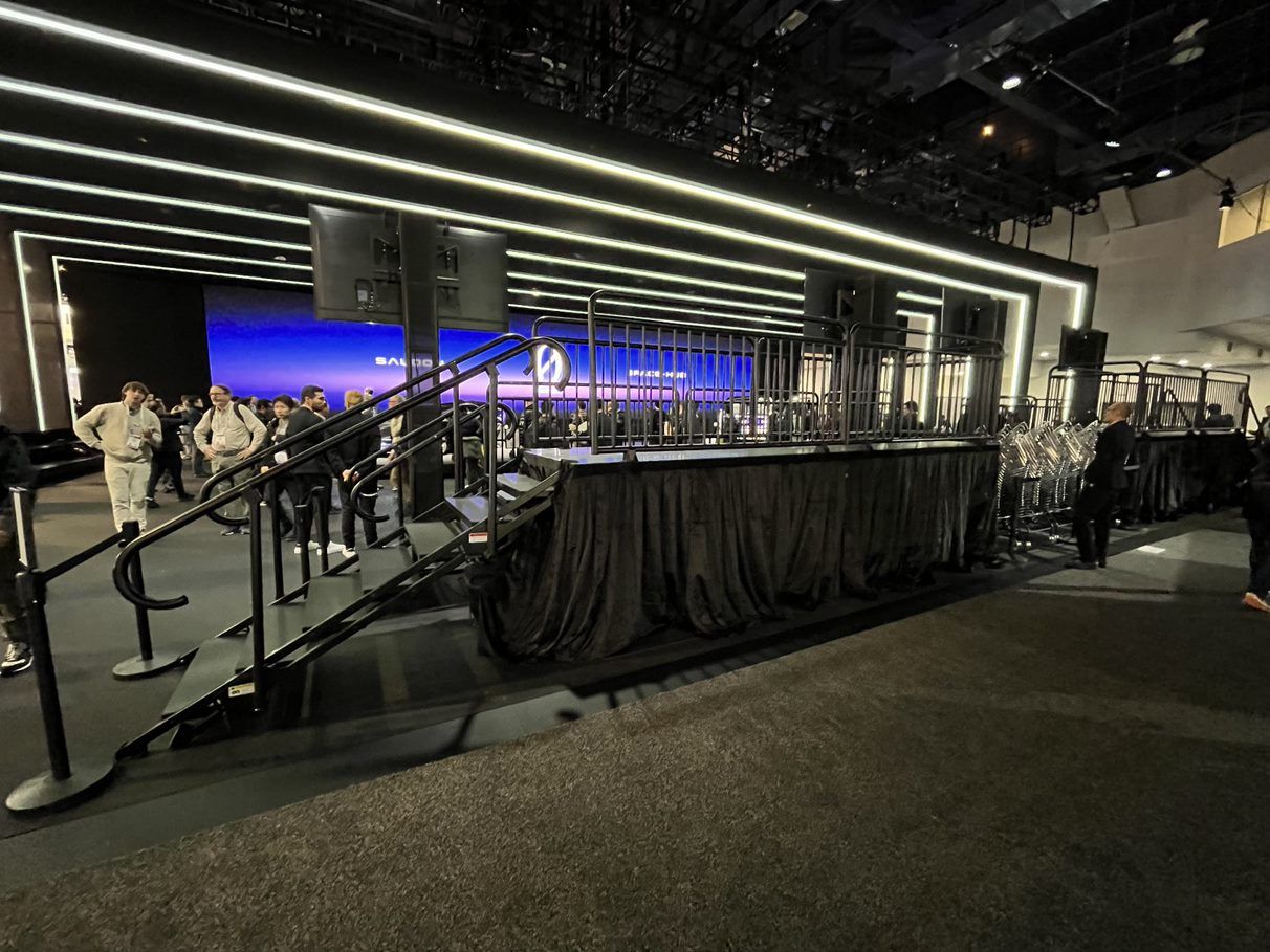 Smartstage provides rentable news, television, and camera platforms for media production teams.