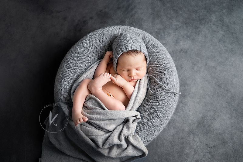babyshooting-neugeborenenshooting-babyfotograf-muenchen-newborn-shooting-kruemelkeksfotografie-scarlett-henzl
