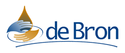 Een logo voor de bron met twee handen en een druppel vloeistof