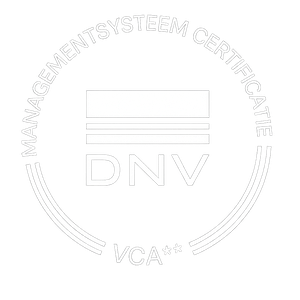Een wit logo voor een managementsysteemcertificaat op een witte achtergrond.