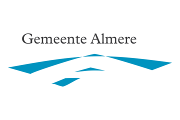 Een blauw-wit logo met de tekst 'gemene almere' erop