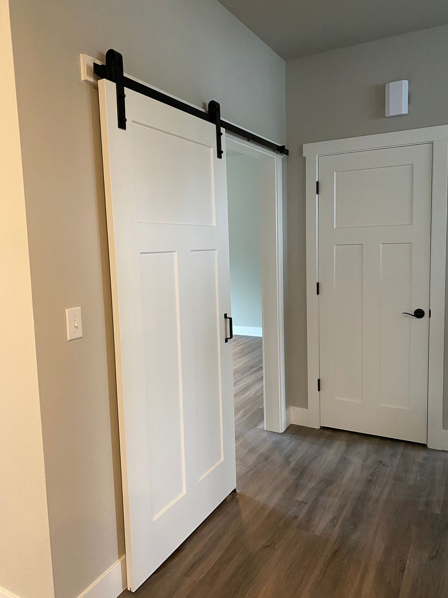 Drawer Kitchen — Sunny Outside Front View House in Marysville, WA