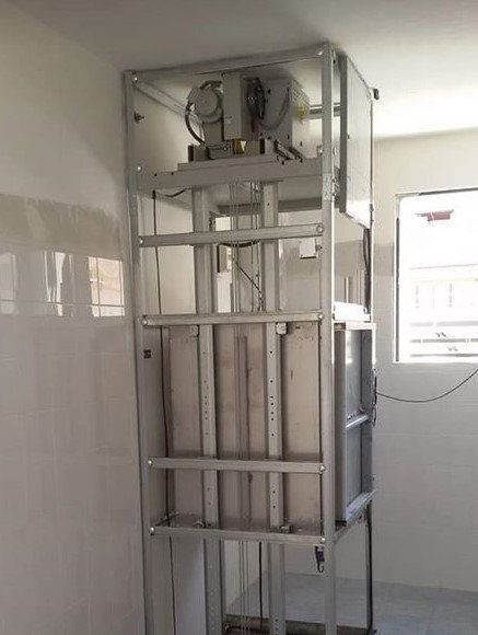 Vano ascensore trasparente