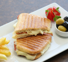 TOSTA-MOLHOS-FRITOS-RISSOIS-CROQUETES-PASTEL-BACALHAU-COXINHAS-FRANGO-JOLINEL-STAND-UP-CAFE-MEMORIA-BAR-COMEDY-CLUB-SNAKS-COMIDA CASEIRA-PIZZAS-FRANCESINHA-REFEIÇÕES-DIÁRIAS-DIVERSÃO-MEMÓRIA-ESPITE-LEIRIA-BARATO-COMIDA BARATA-BOM PREÇO