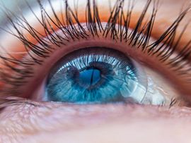 Centered contact lens Centered contact lens
