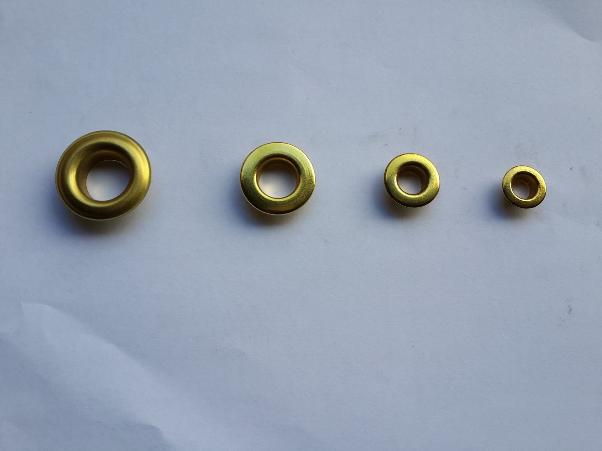 איבקות צהוב זהוב