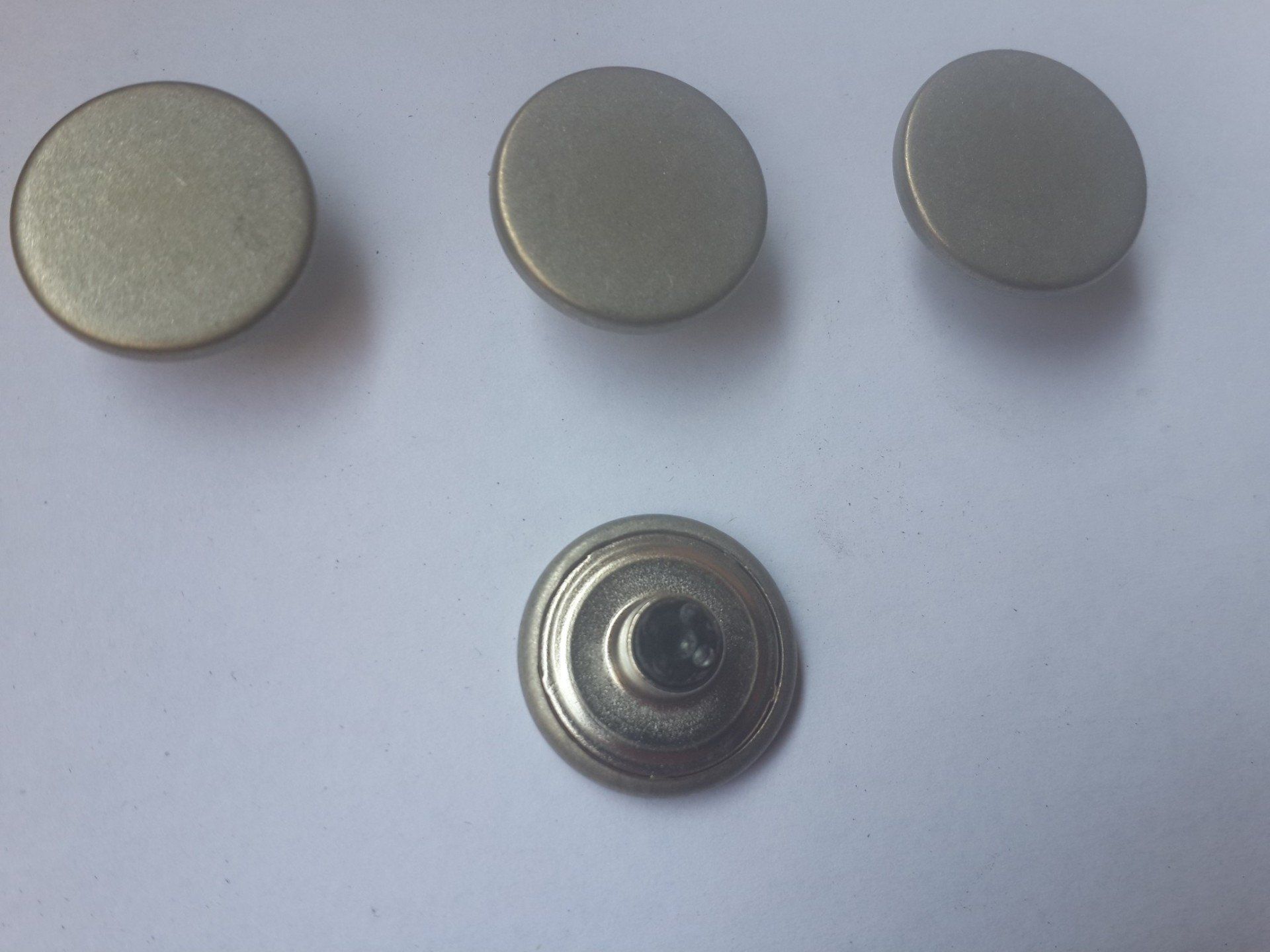 כפתורים לג'ינס