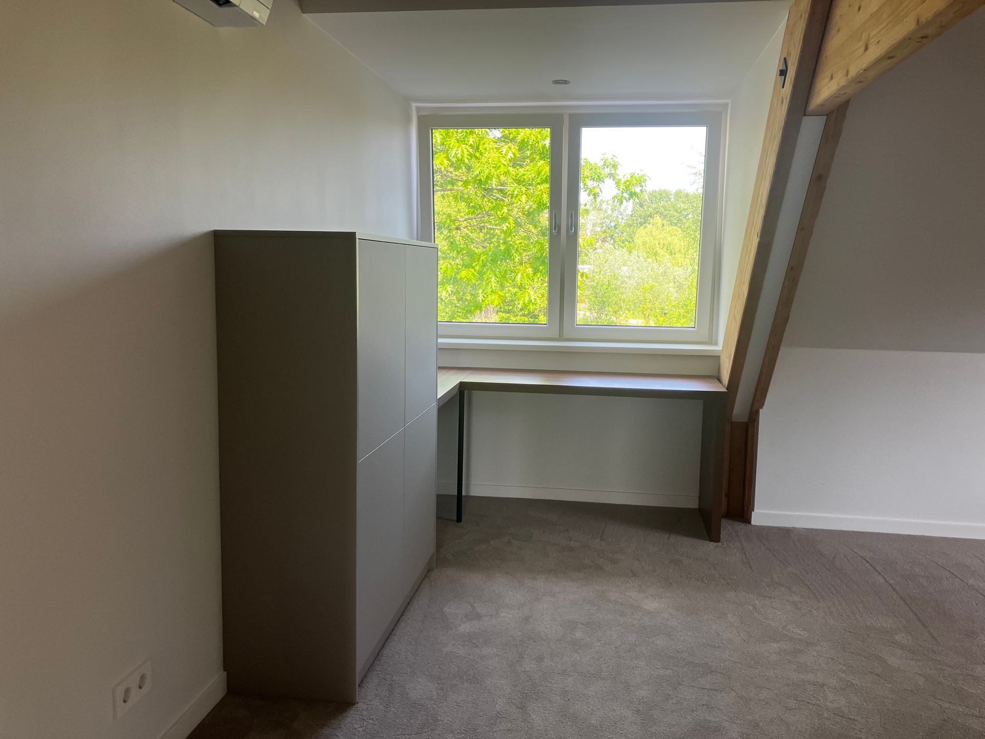 maatwerk interieur, slaapkamerkast, bureau