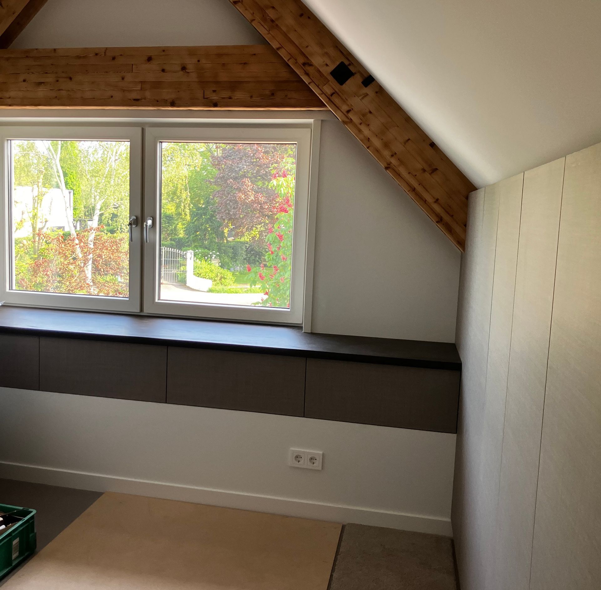 maatwerk interieur, slaapkamerkast, bureau