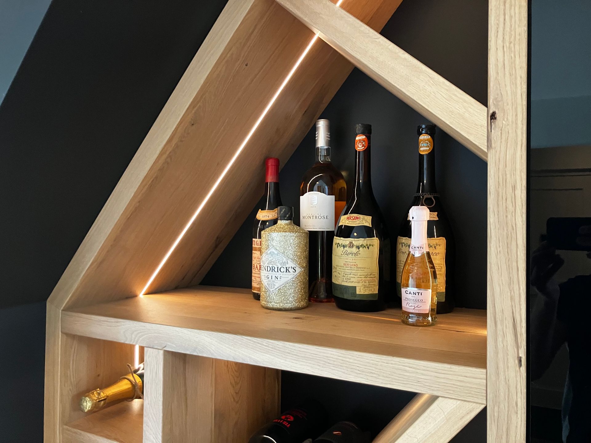 Maatwerk wijnkast, wijnklimaatkast, trapmeubel