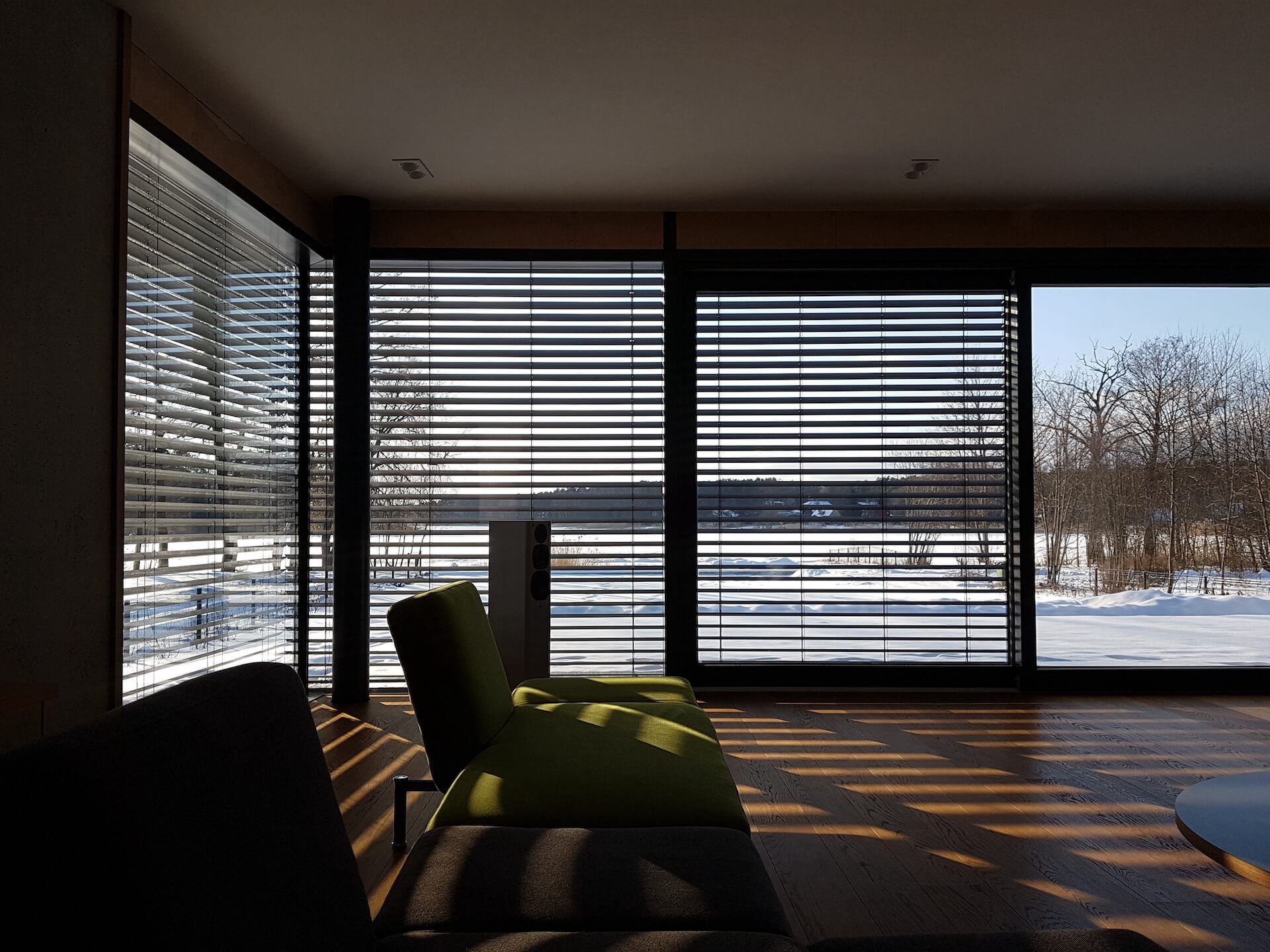 Arhitekta Jāņa Alkšņa ģimenes privātmāja Baltezerā - Trespa paneļi fasāžu loksnes apdarei - ventilējamās fasādes 1