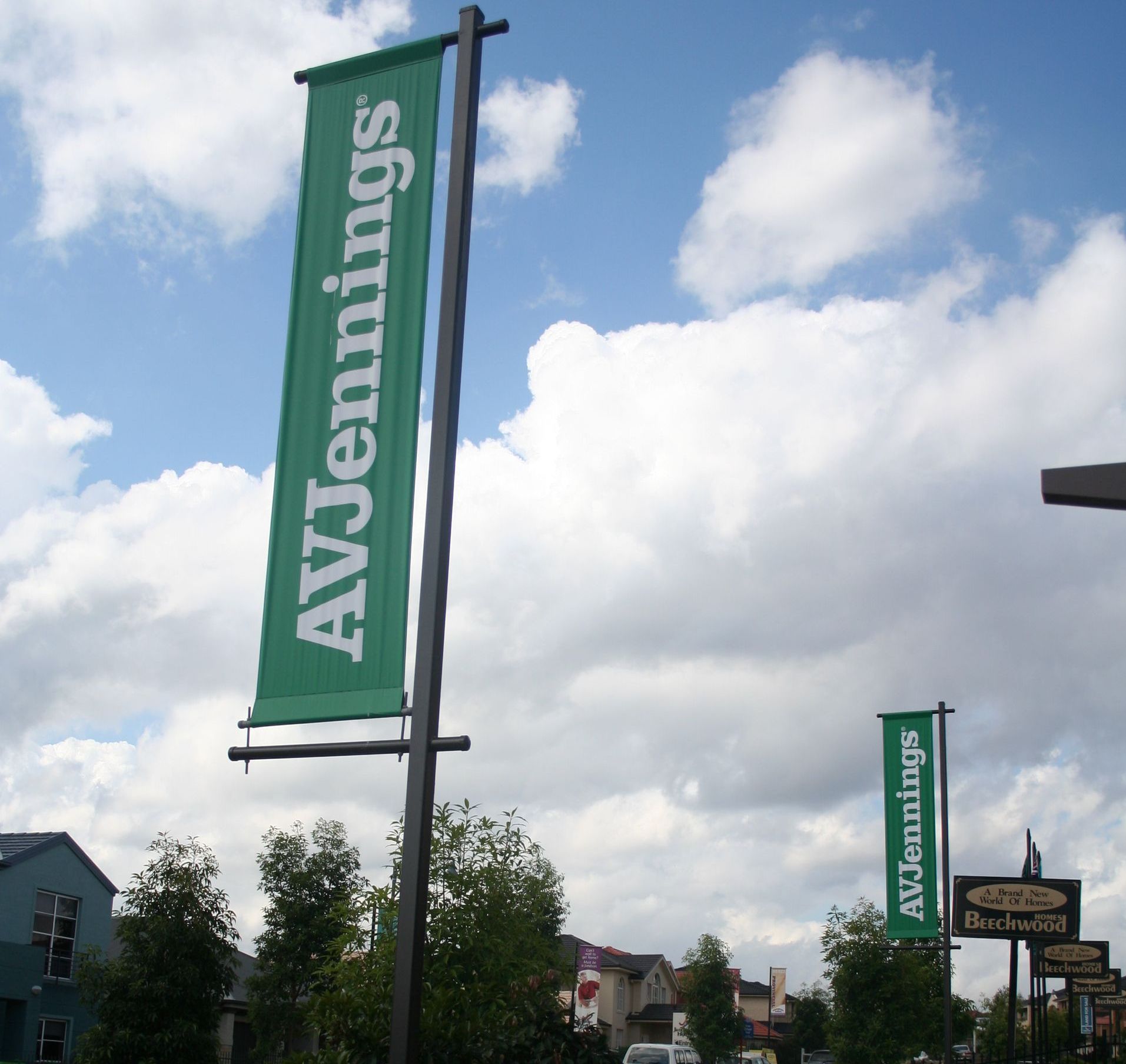 Green banner with the white text displayed— Illawarra Sign Group in Bulli, NSW
