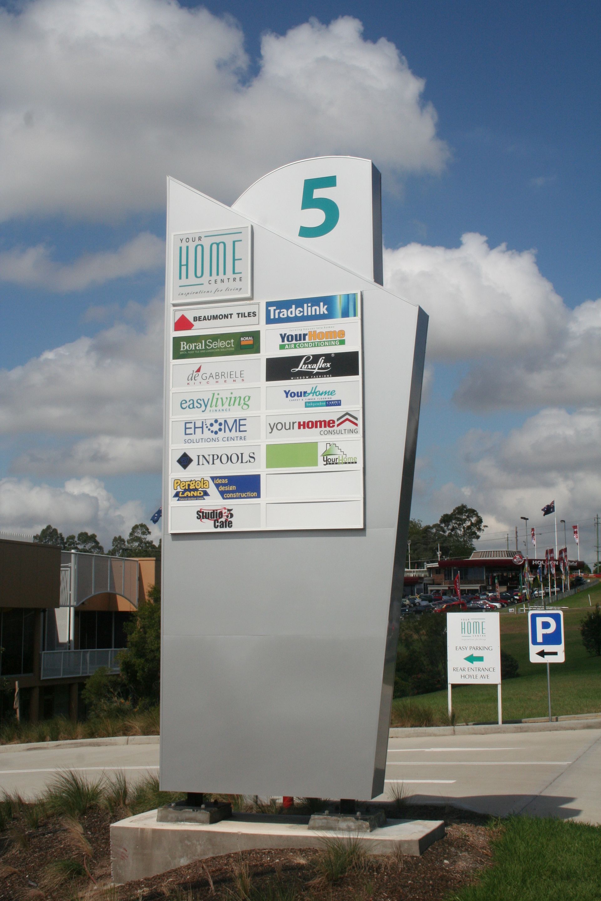 Pylon Sign  in front of the centre— Illawarra Sign Group in Bulli, NSW