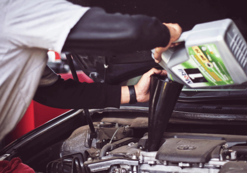 4 Signs You Need to Schedule Vehicle Maintenance Service