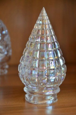 urna di cristallo piramidale