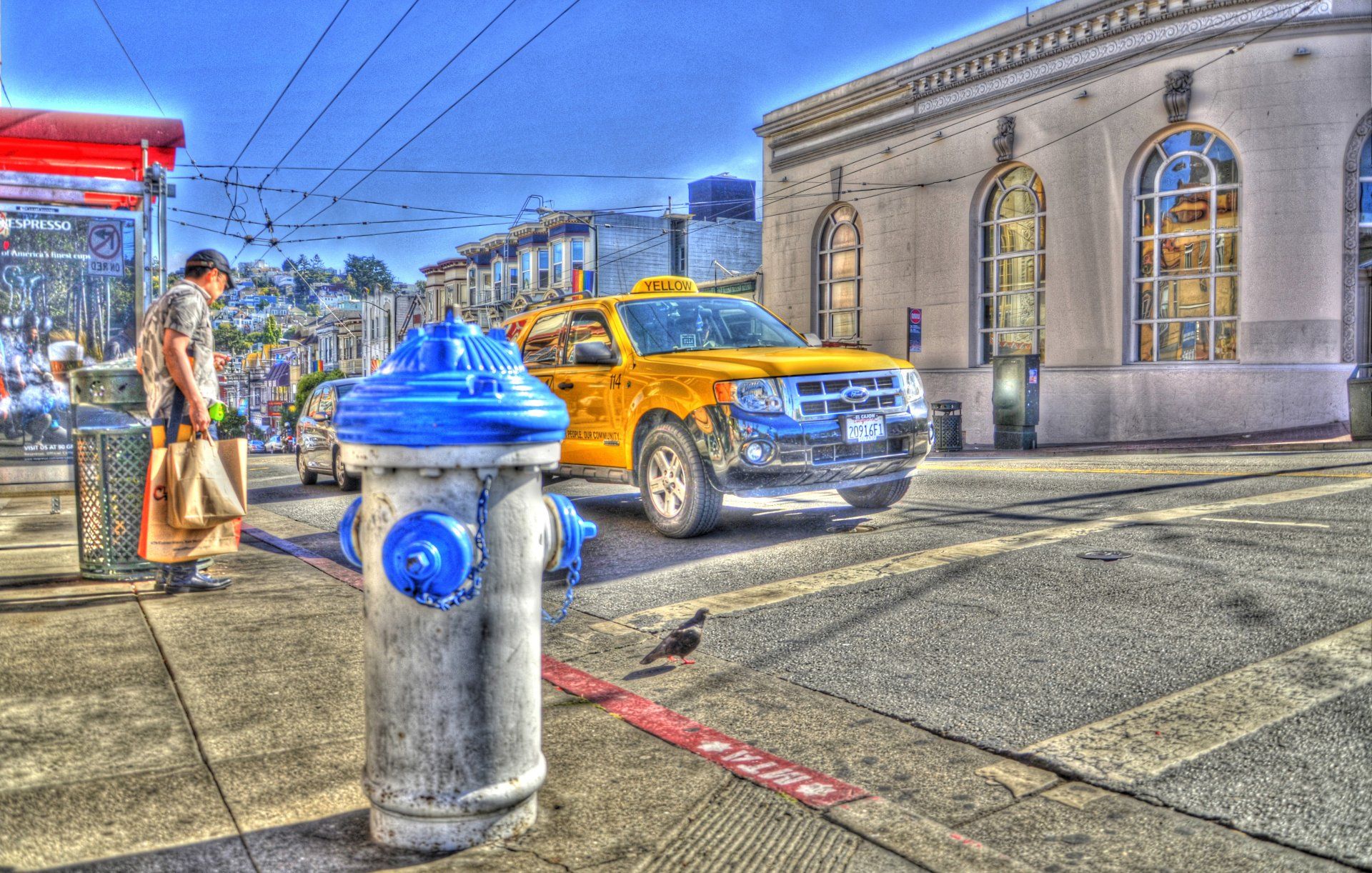 Taxi jaune sur Castro street à San Francisco