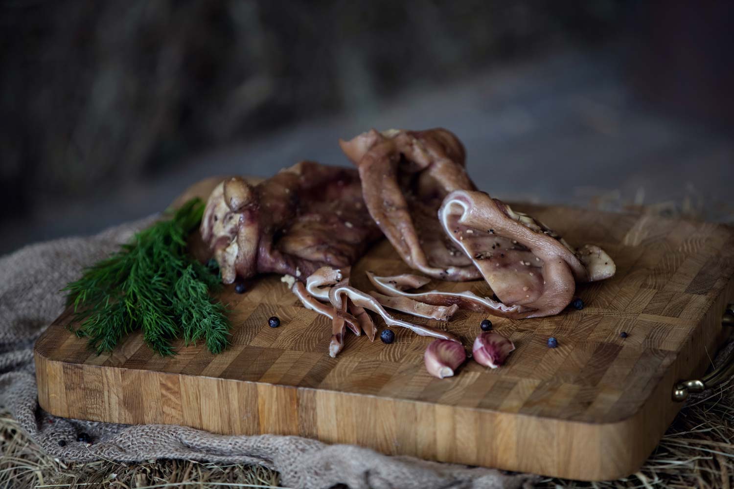 Smoked, cooked pig ears