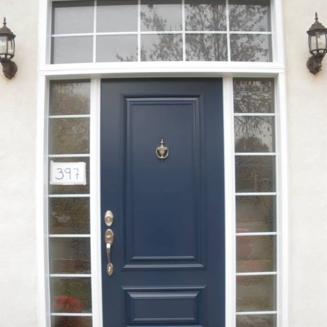 Une porte bleue avec le numéro 397 dessus