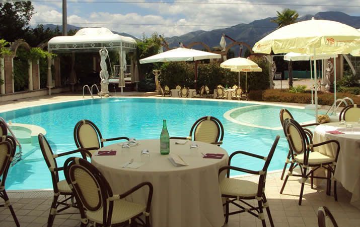 bar vista piscina