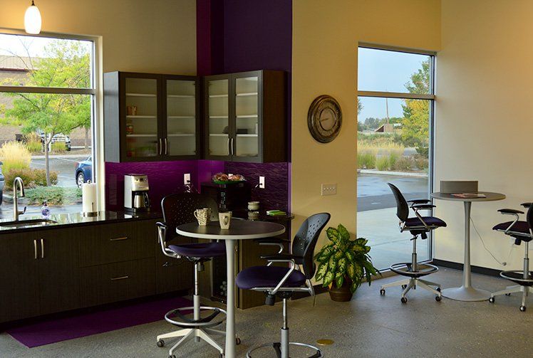 Violets Office Bistro Lounge