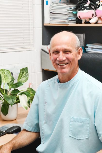 Dr Barry Bennett BDSc (Hons) — Dental Services in Earlville, QLD