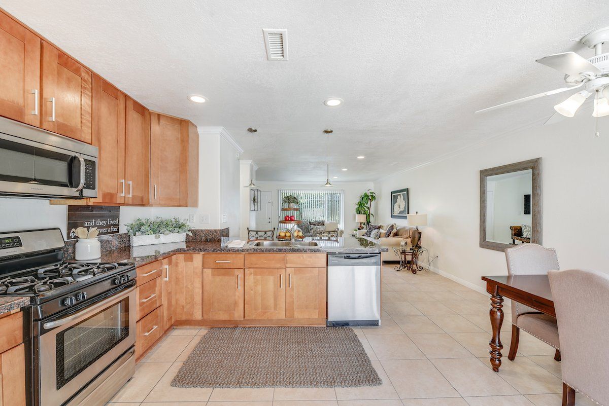 Americana Apartments Orange Gallery