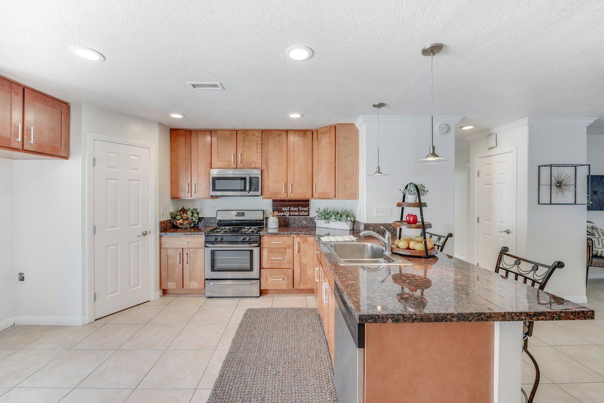 Americana Apartments Orange Gallery