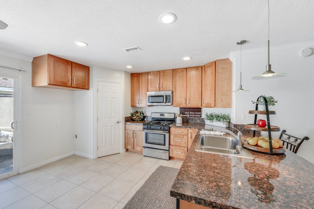 Americana Apartments Orange Gallery