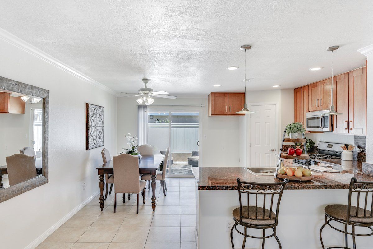 Americana Apartments Orange Gallery