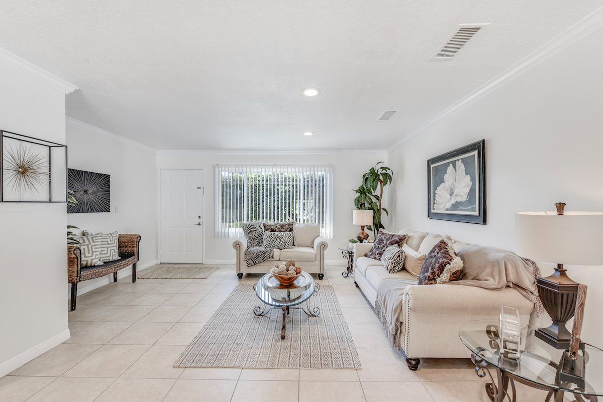 Americana Apartments Orange Gallery