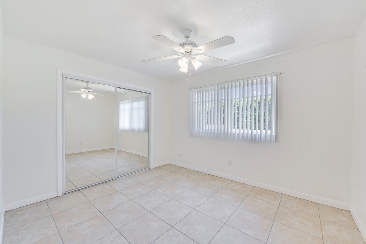 Americana Apartments Orange Gallery