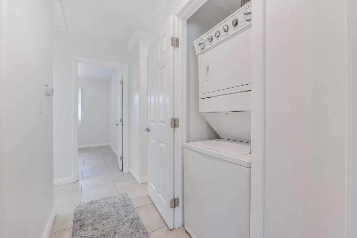 Americana Apartments Orange Gallery