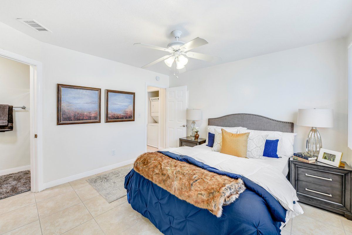 Americana Apartments Orange Gallery