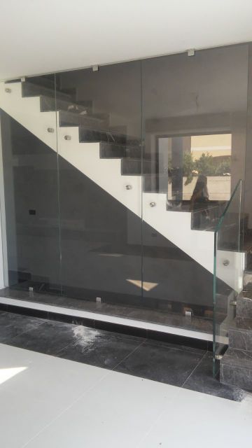 scale interne con pannello in vetro