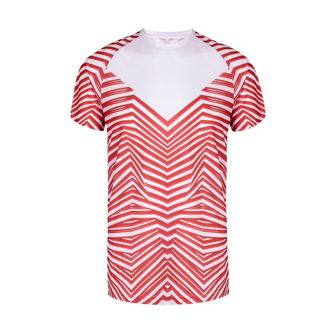 Camiseta de manga corta con la parte superior del pecho blanca y el resto con un estampado geométrico de espiga en rojo y blanco.