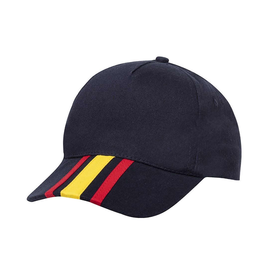 Una gorra de béisbol azul marino oscuro con tres rayas verticales —roja, amarilla y roja— en el lado izquierdo de la visera.