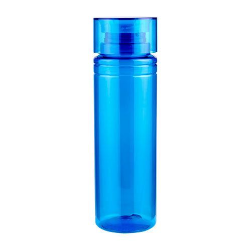 Una botella de agua cilíndrica de color azul transparente con tapón a juego sobre un fondo blanco.