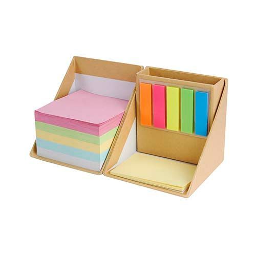 Un organizador de escritorio de cartón color canela que contiene una pila de notas adhesivas multicolores y una fila de separadores verticales de colores brillantes.