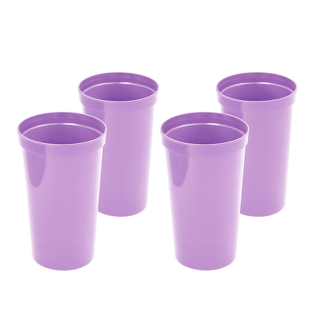 Cuatro vasos de plástico morados dispuestos en dos filas sobre un fondo blanco.