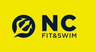 Logo giallo per NC Fit & Swim: tridente blu navy in un cerchio, testo 