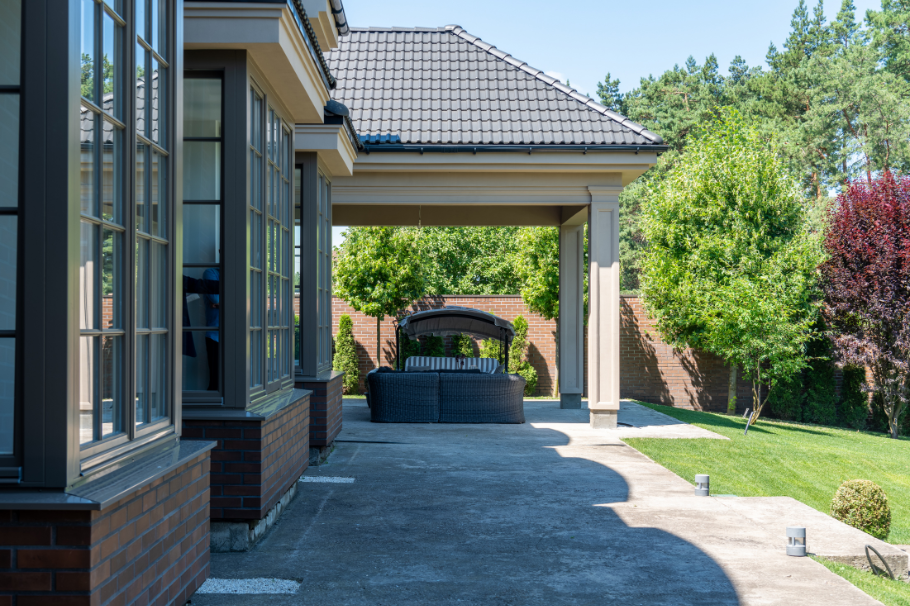 Beautiful stamped concrete patio in a modern home