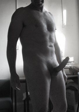 Well-endowed male nude life model for life drawing art classes & naked figure drawing